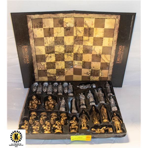 LORD OF THE RINGS CHESS SET IN BOX