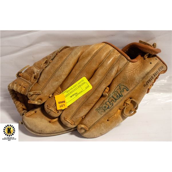 VINTAGE LEATHER BASEBALL GLOVE A2620 WILSON