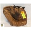 Image 1 : ANTIQUE LEATHER BASEBALL GLOVE