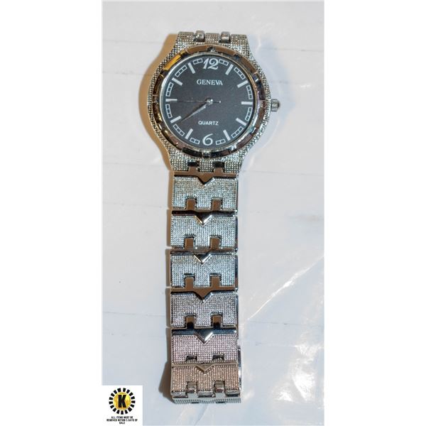 MENS GENEVA WATCH NEW OLD STOCK