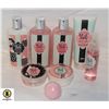 Image 1 : 8 LET IT SNOW SWEET PEA BATHROOM PRODUCTS