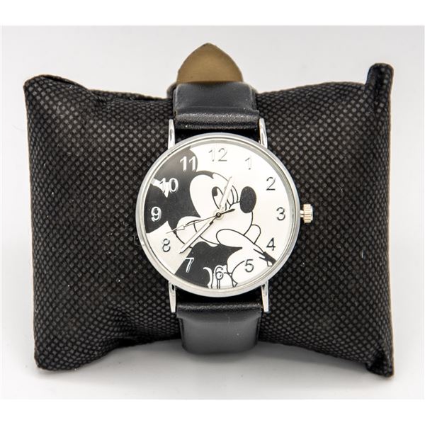 NEW MICKEY MOUSE QUARTZ MOVEMENT WATCH