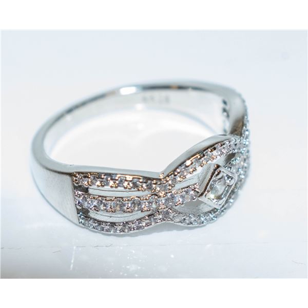 NEW .925 SILVER LADIES RING SIZE 9