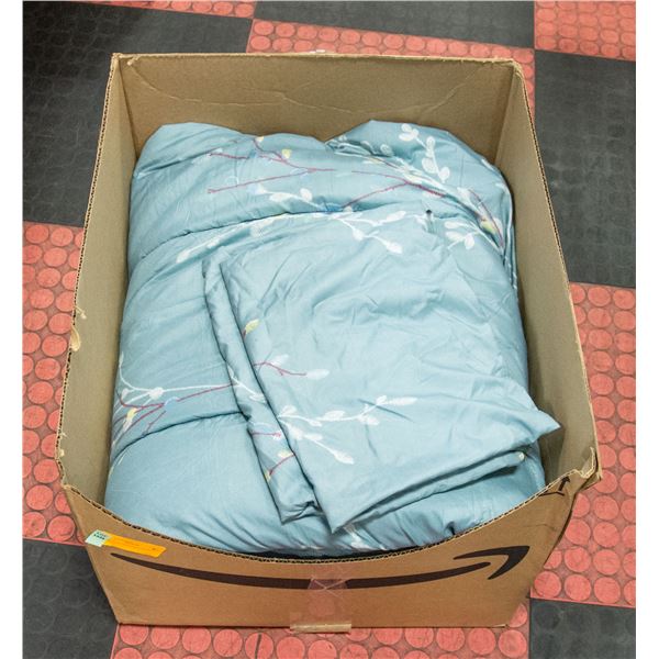 NEW UNPACKED COMFORTER
