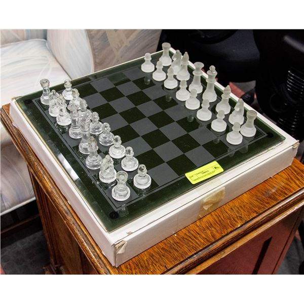 SMOKED GLASS CHESS SET