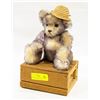 Image 1 : SHIRLEY CLARK COLLECTION BEAR W/ MUSICAL CRATE