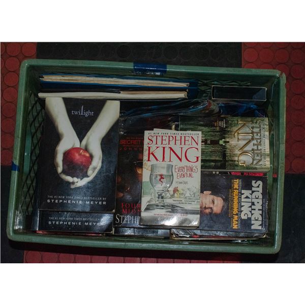 LARGE LOT STEPHEN KING BOOKS ASSORTED