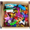 Image 1 : LARGE BOX OF PLASTIC PLAY DOH ACCESSORIES
