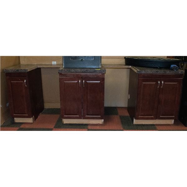 TRIPLE CABINET WITH TOP H-32.5" W-25.5" L-95.75"