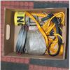 Image 1 : BOX OF CABLE, TOW ROPE, BUNGEES AND MORE