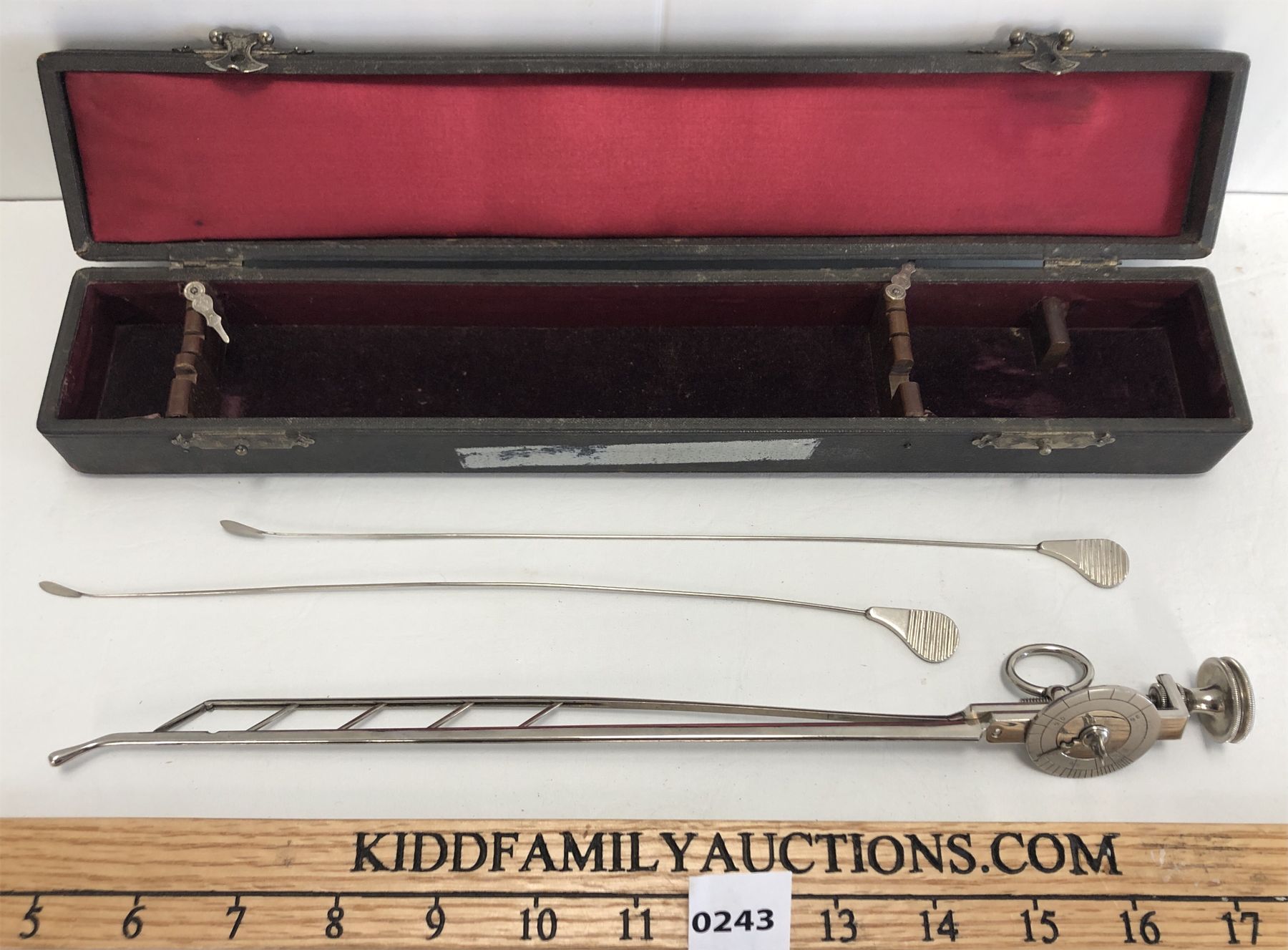 Medical Instrument With Problems VINTAGE MEDICAL INSTRUMENT W/ CASE - Kidd Family Auctions