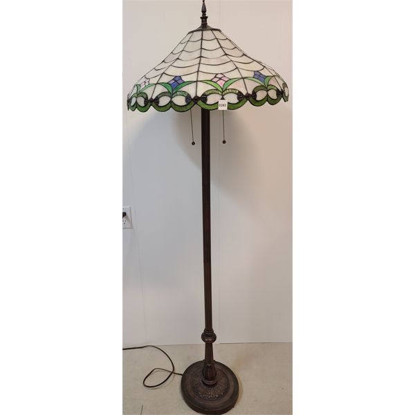 TIFFANY STYLE FLOOR LAMP