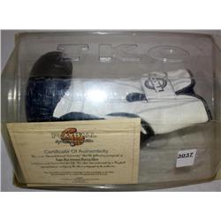 Signed Sugar Ray Leonard Boxing Glove w/ COA