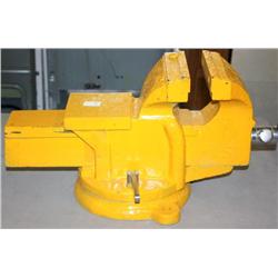 Giant Base Clamp