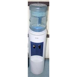 Milano Water Dispencer w/(6) 5 Gal. H2o Containers