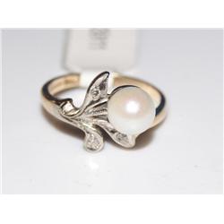 14k Gold Fashion Ring W/Pearl & Diamonds 2.9gr