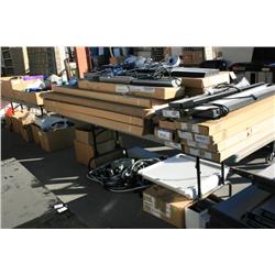Table Lot Of Office Divider Lights & Wire