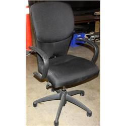 1 Black Office Chair by Knoll