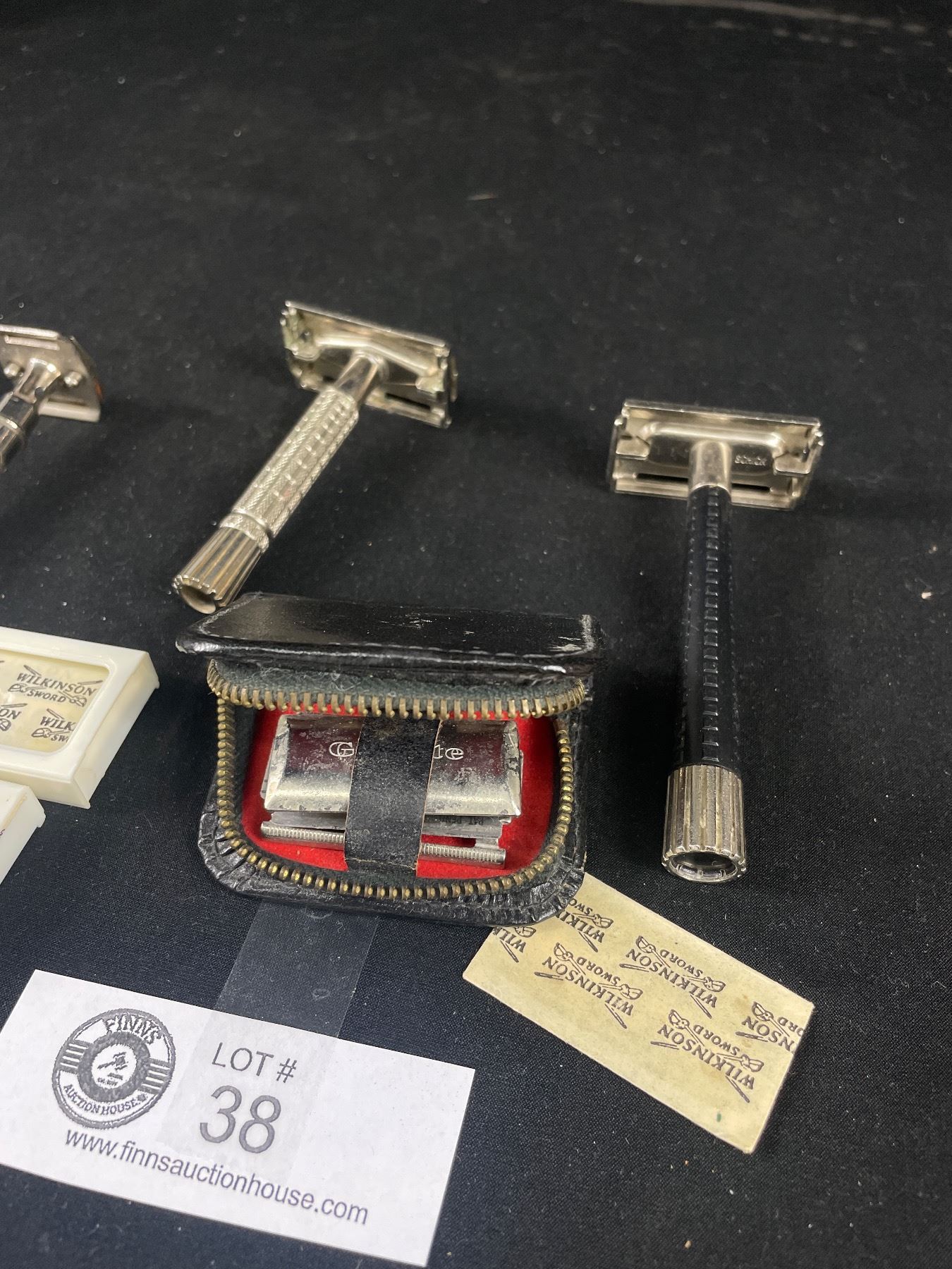 Vintage Razors,Blades & Travel Shaver in Leather Case (West Germany)