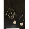 Image 2 : 2 Pairs Diamond Dust Earrings