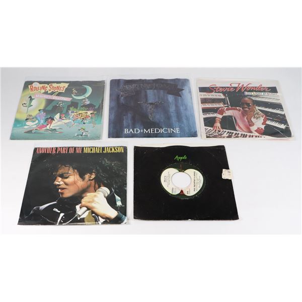 BUNDLE OF RECORD SINGLES INCLUDING PAUL