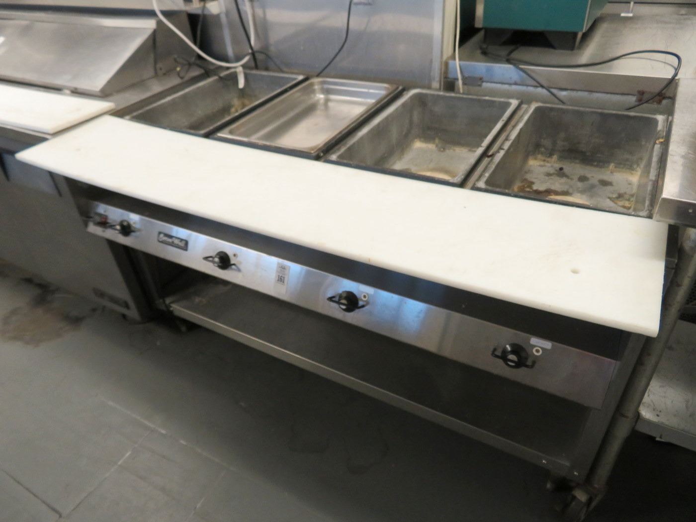 Serv Well 4 Comp Electric Steam Table w/Cut Board