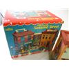 Image 2 : Fisher-Price Play Family Sesame Street Toy in Box