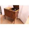 Image 3 : *Victor Gramophone Quarter Cut Oak (20x32x34.25)
