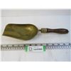 Image 1 : Vintage Brass Scoop