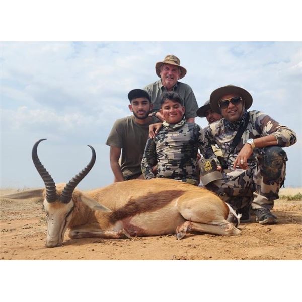 South African Youth hunt for 2 hunters and 2 non-hunters