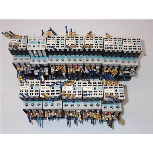 Lot of (12) Siemens #3RT1024-3B Contactors 24V DC Coils
