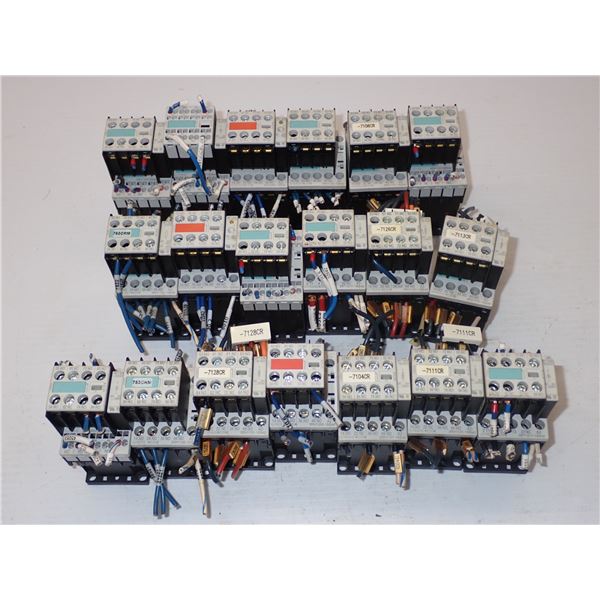 Lot of (19) Various Siemens Contactors