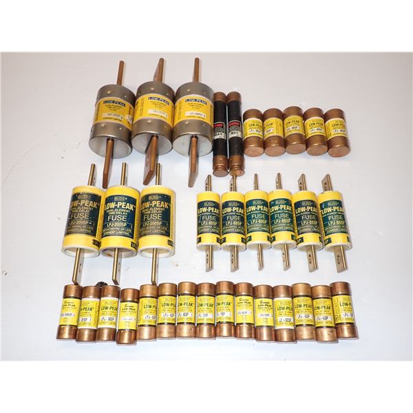 Lot of Bussmann Fuses (see pictures)