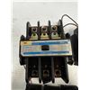 Image 2 : Lot of (6)  Fuji Circuit Breakers