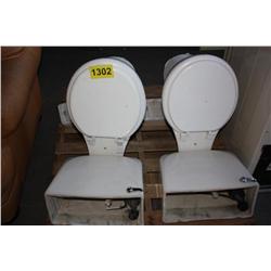 pallet of 2 toilets