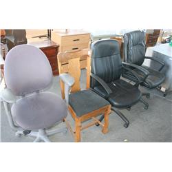 Lot of 4 Chairs