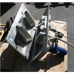 Pallet With Two Sinks