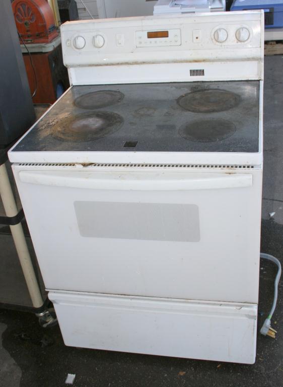 Kenmore Electric Glass Top Range with Oven