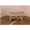 Image 1 : *Wicker End Table w/ Glass Top (22x22x17)