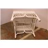Image 4 : *Wicker End Table w/ Glass Top (22x22x17)