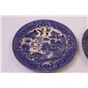 Image 2 : (2) Decorative Plates