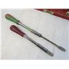 Image 2 : (2) Vintage Levels - (2) Vintage Hand Drills