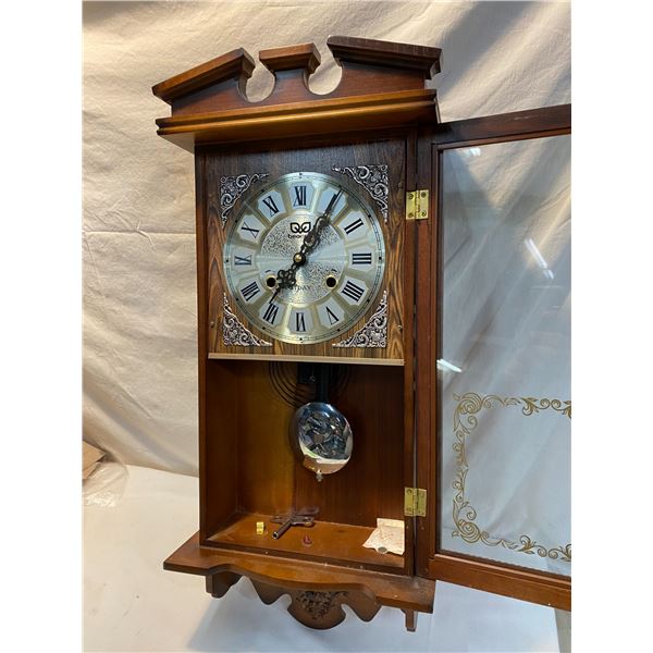 Beacon 31 day clock with key