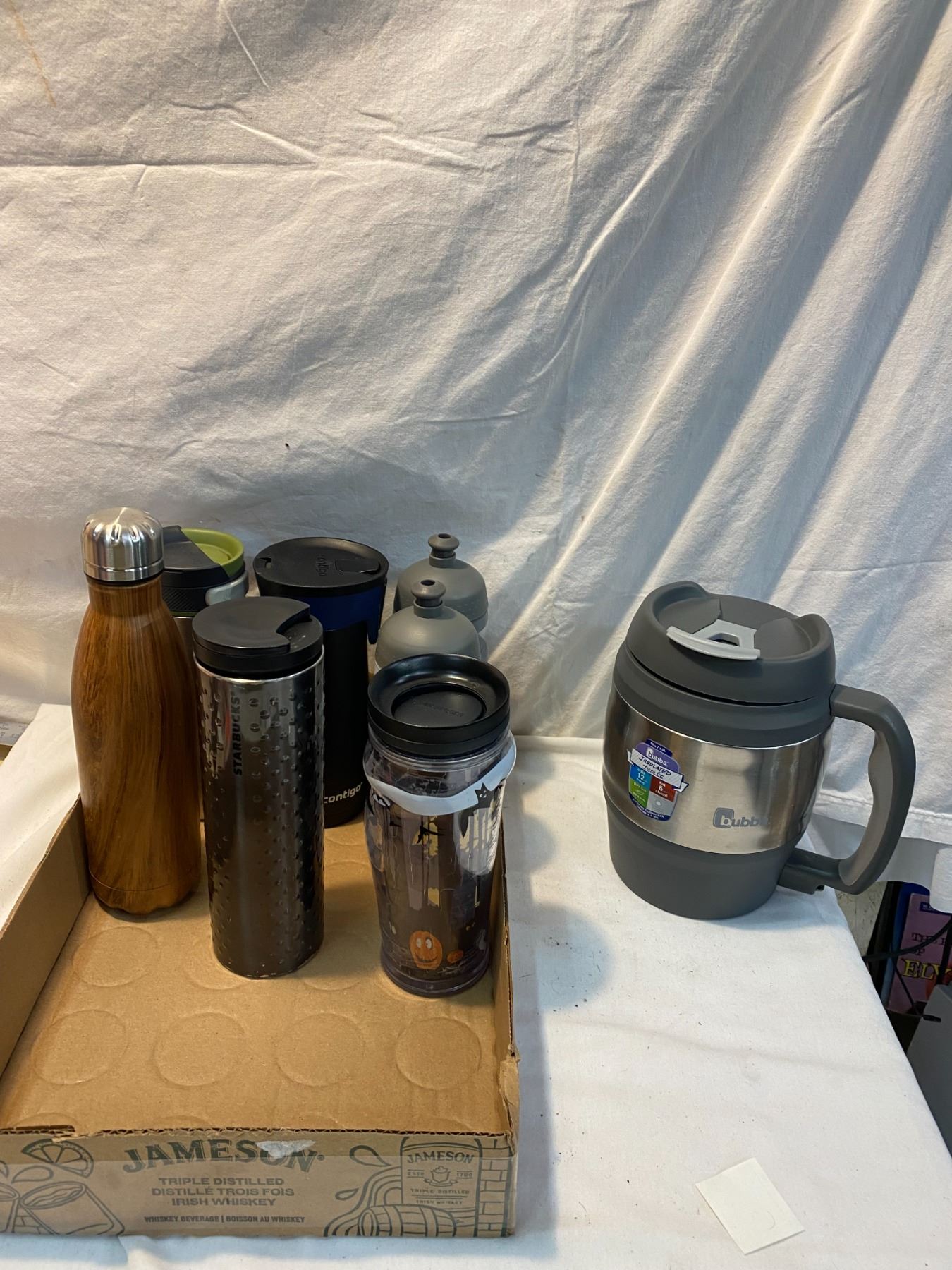 Starbucks, bubba and other beverage containers