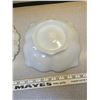 Image 5 : Gold rimmed milk glass divided dish and plain milk glass dish