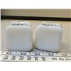 Image 4 : Milk glass salt/pepper set