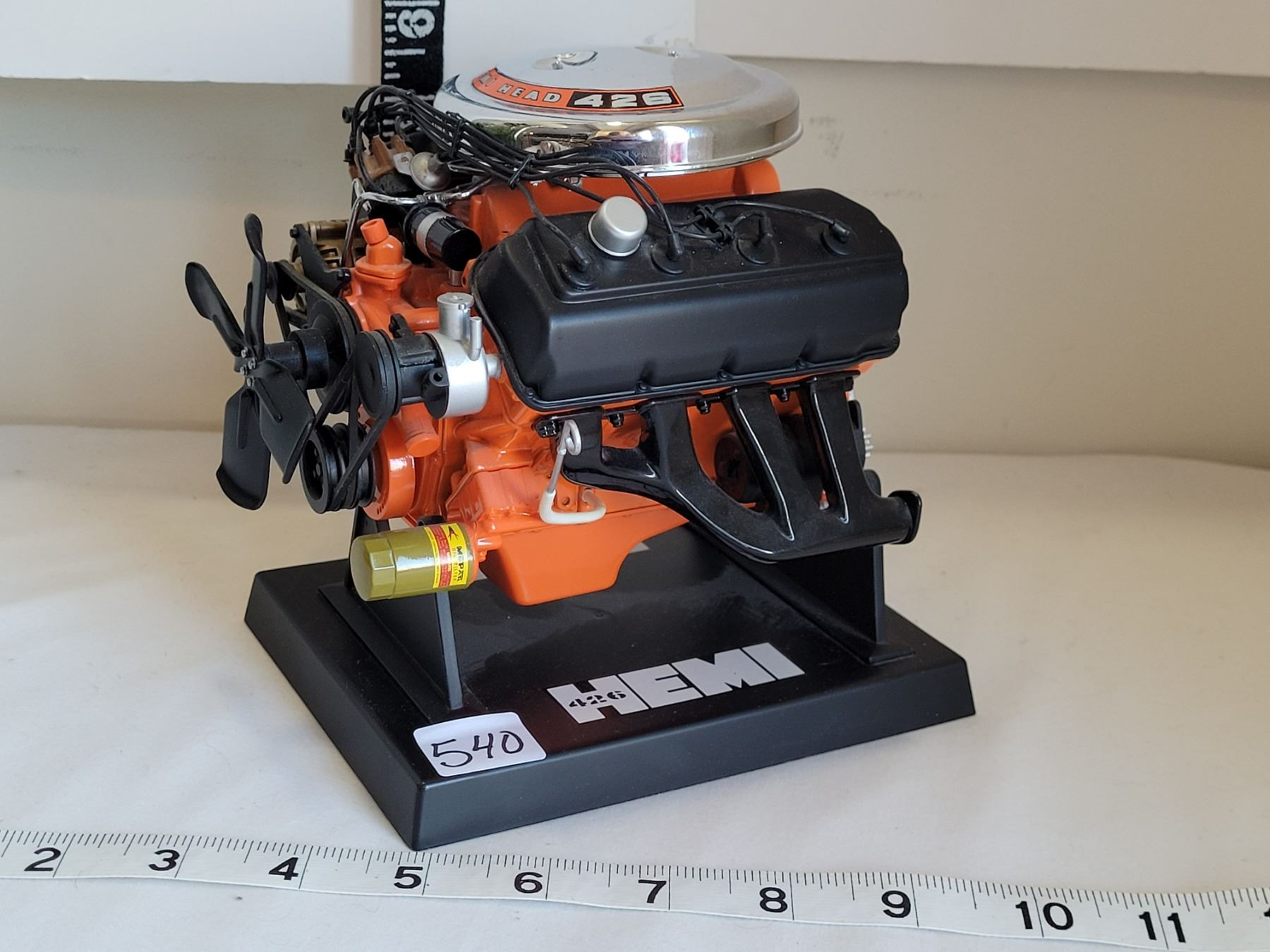 428 Hemi engine motor model. - Schmalz Auctions