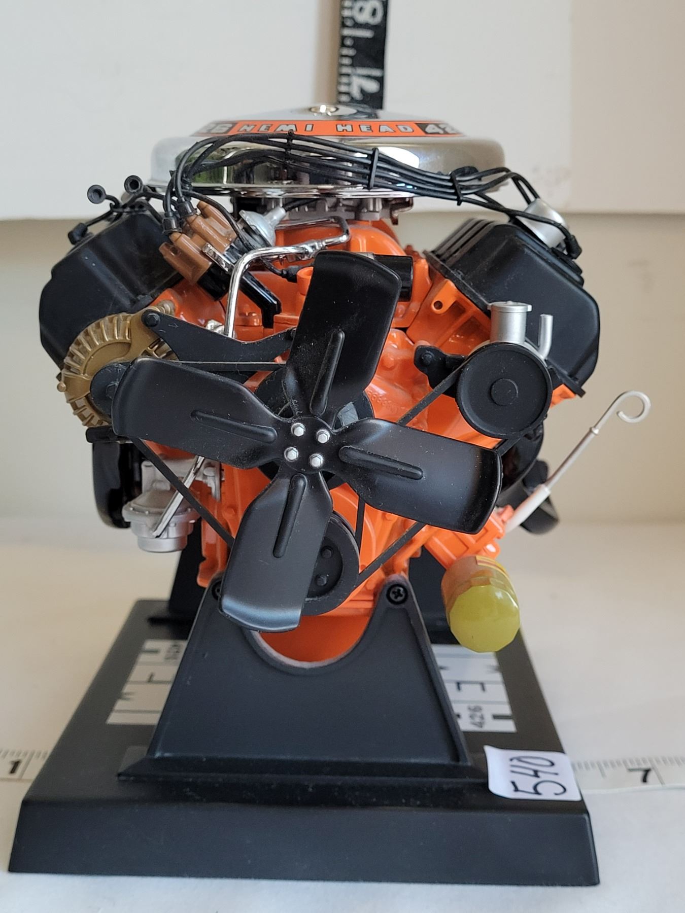 428 Hemi engine motor model. - Schmalz Auctions