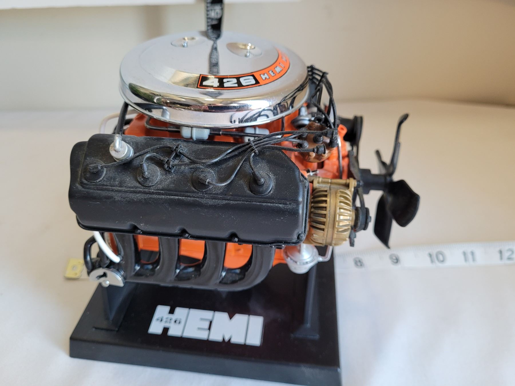 428 Hemi engine motor model. - Schmalz Auctions