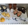 Image 5 : Lot of assorted vintage salt & pepper shakers.